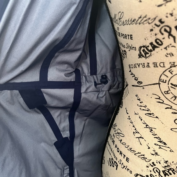 Lululemon rain shell 🍋 - Picture 5 of 8